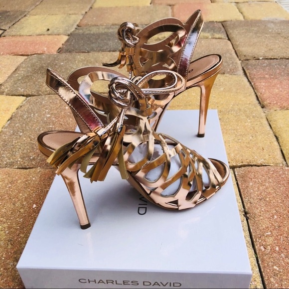 CHARLES DAVID “Pricilla” Stiletto Shoes Gold - Picture 2 of 10